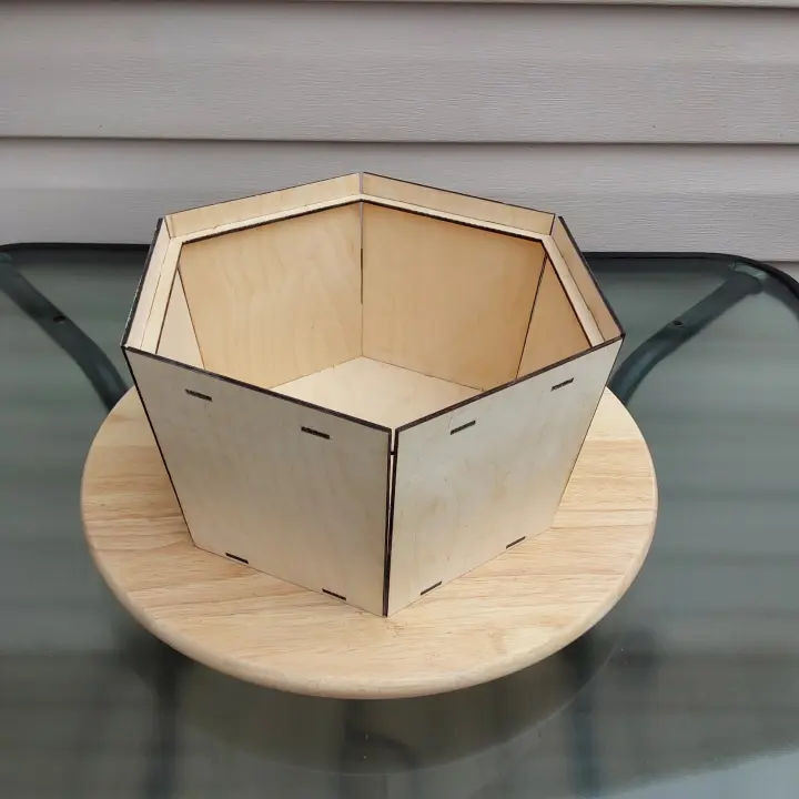 Basket for decorative arrangements Model 5